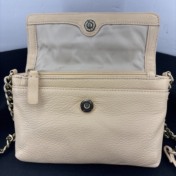Calvin‎ Klein Pebbled Leather Peach Chain Crossbody Purse Gold Lock Charm EUC - Picture 12 of 16